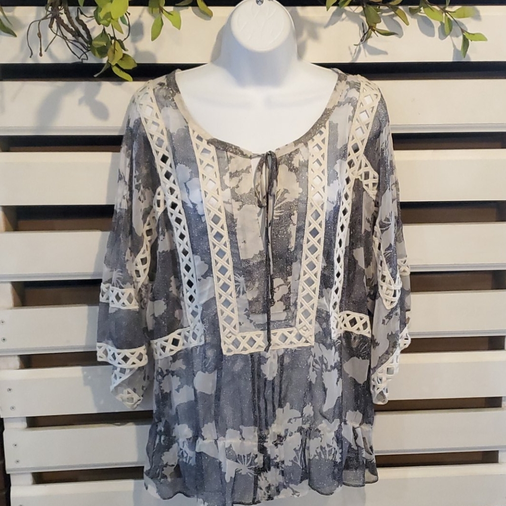 DANIEL RAINN tunic.              #1175